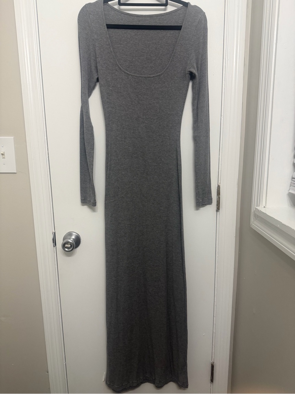 Women's Long Sleeve Scoop Neck Maxi Dress - Gray